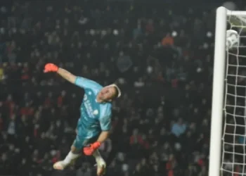 Colón deja dudas, pero cerró la primera rueda invicto en casa