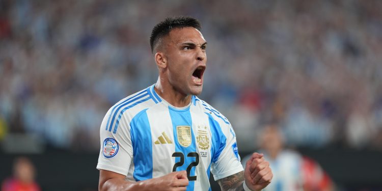 Agónico triunfo de Argentina frente a Chile para clasificar a cuartos de la Copa América