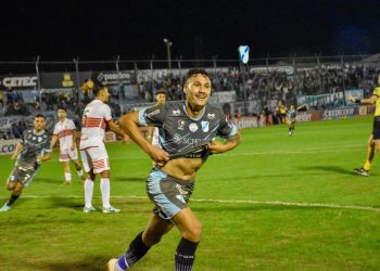 Temperley goleó a Morón y se metió en zona de reducido