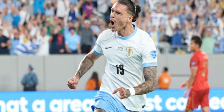 Uruguay se floreó ante Bolivia y ya piensa en los 4tos de final