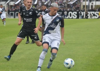 Unión siempre busca una «apuesta»: cerca de sumar un delantero del Federal