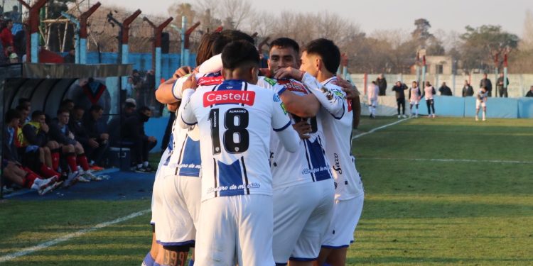 Almagro le ganó a Brown de visitante y lo hunde en el descenso