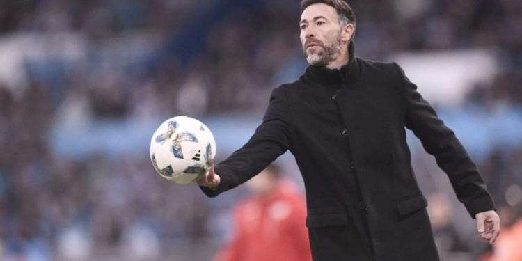 ¿Los jugadores frenaron la renuncia del Kily en el vestuario de Racing?