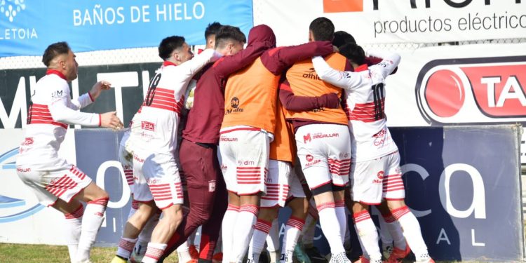 Cristian Díaz sumó su primera victoria con el Gallo: le ganó a Chaco
