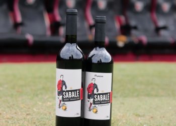 Colón presentó «Sabalé», el vino oficial del club