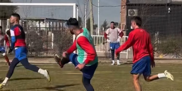 Video: golazo de Orsini e imperdible reacción del Kily en el entrenamiento Tatengue