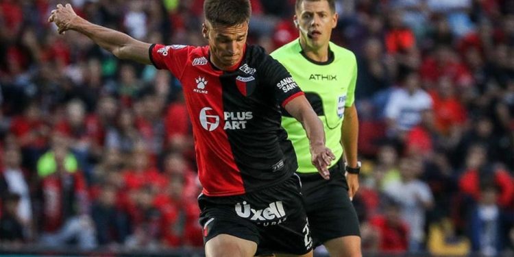 Colón busca acordar la continuidad de Brian Farioli