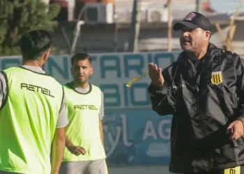 Bazán Vera, con Colón en el horizonte: «Acá la jerarquía sirve muy poco»