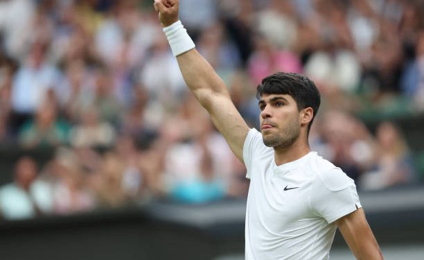 Wimbledon, día 5: Alcaraz tuvo que sufrir en cinco sets ante Tiafoe; Sinner no afloja y también está en octavos