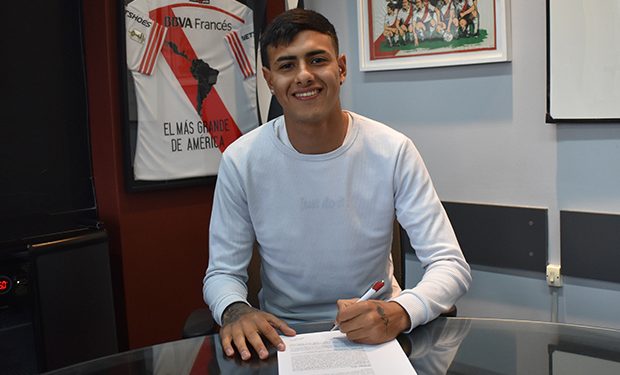 Colón inscribió un tercer refuerzo con pasado en River