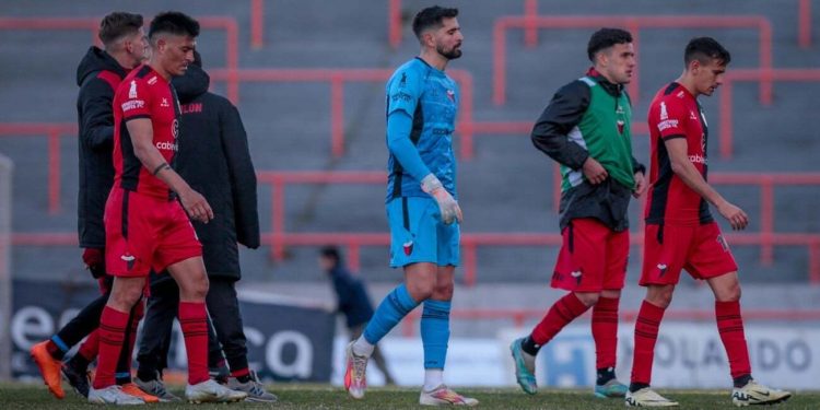 Otra derrota de visitante: ¿Qué dijo el hincha de Colón en las redes sociales oficiales?