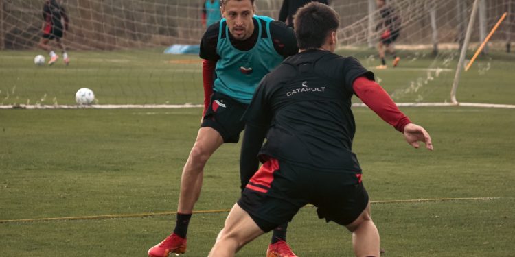 Colón y una presencia sorpresiva en el entrenamiento
