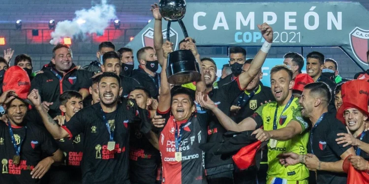 «Me llevo el corazón Rojo y Negro»: el jugador de Colón que anunció su salida del club