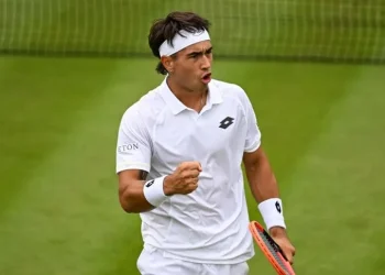 Francisco Comesaña sigue haciendo historia en Wimbledon