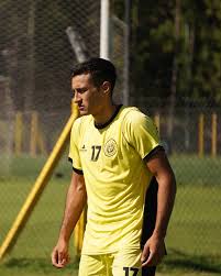 Insólito: un jugador de Flandria le pegó al árbitro, pero no lo echaron