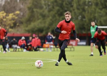 ¿Cuántos goles tiene el delantero que pidió Delfino para reforzar el ataque de Colón?