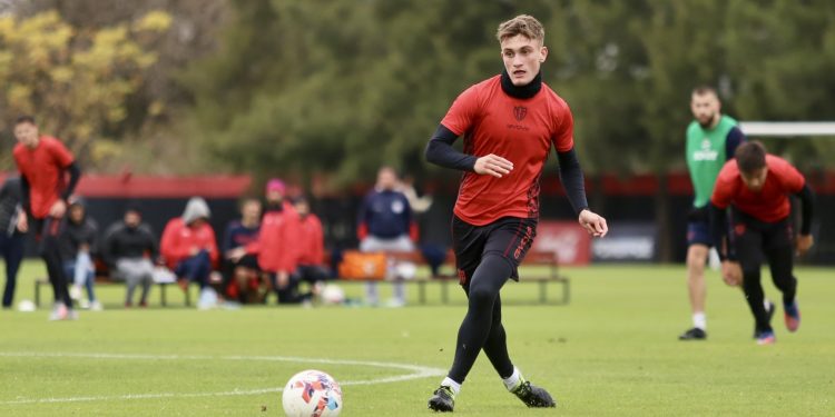 ¿Cuántos goles tiene el delantero que pidió Delfino para reforzar el ataque de Colón?