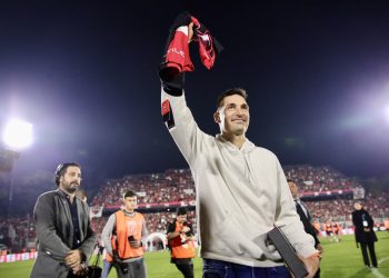 Lionel Scaloni fue homenajeado en el Parque de la Independencia
