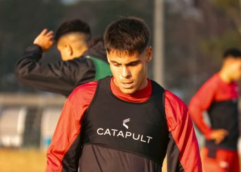 Delfino tiene el once de Colón para visitar a Patronato