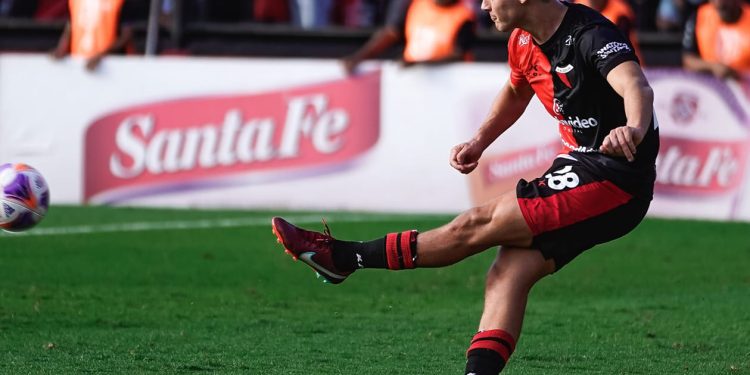 Teuten busca rescindir su contrato a cambio de la deuda que Colón tiene con él