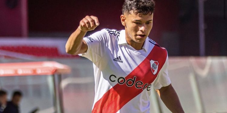 Colón trabaja a contrarreloj para sumar a un delantero colombiano