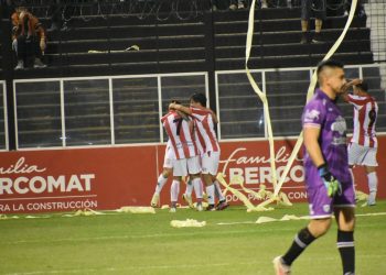 San Martín de Tucumán sumó su sexta victoria consecutiva y es líder de la Zona A de la Primera Nacional