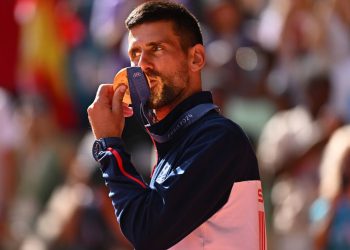 Tarda en llegar, pero al final hay recompensa: a sus 37 años, Djokovic logró el Oro Olímpico por primera vez