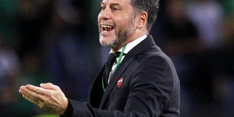 Rodolfo De Paoli sería el apuntado para reemplazar a Iván Delfino