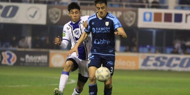 En una lluvia de goles, Almagro derrotó a Rafaela y lo hunde en el descenso