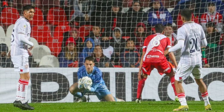 Triunfazo Tatengue para seguir siendo escolta de Huracán