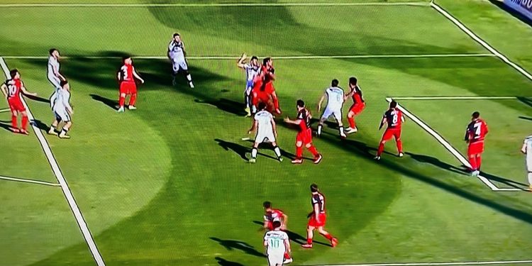 Los hinchas de Colón se expresaron con furia en las redes sociales del club