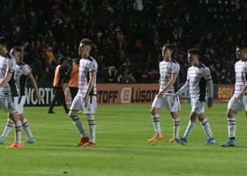 Colón en su hora más difícil: Quinto puesto, a cinco del líder, sin DT y sin invicto de local