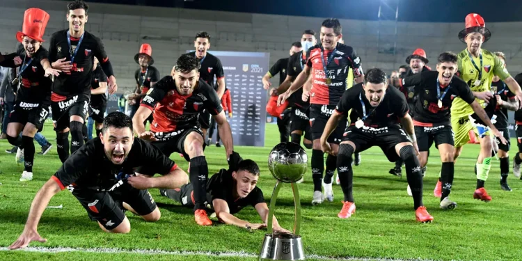 El incierto futuro de un campeón con Colón que fue separado de su equipo