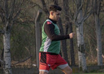 De Paoli probó un once ultraofensivo para visitar a Nueva Chicago