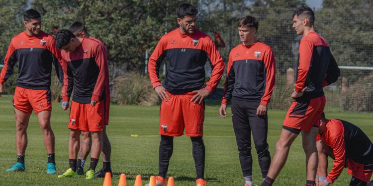 Con su último refuerzo, Colón tiene los concentrados para enfrentar a Chicago