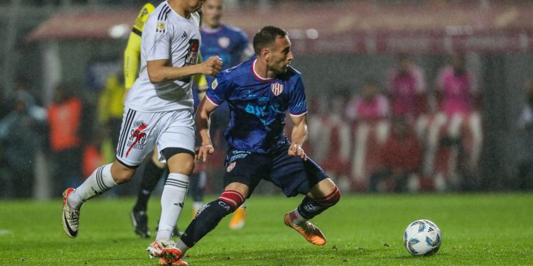 Corvalán: «No voy a permitir que se ensucie al grupo y al escudo de Unión»