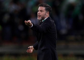 De Paoli se toma tiempo para definir la formación que recibirá al puntero