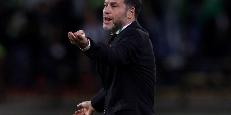 De Paoli se toma tiempo para definir la formación que recibirá al puntero