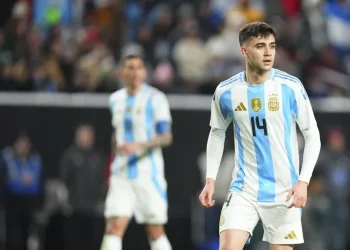 Facundo Bounanotte podría dejar la Premier League para emigrar al fútbol de Países Bajos