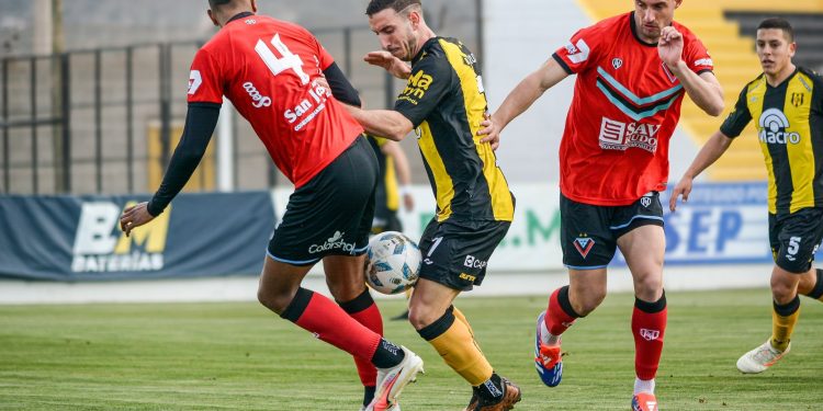 Deportivo Madryn sueña despierto: le ganó a Brown de Adrogué y se consolida en el reducido