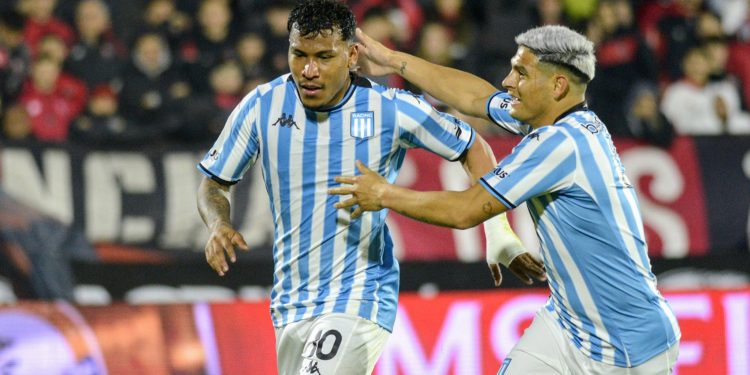 Racing se aprovechó del momento de Newells y superó a Unión en la tabla