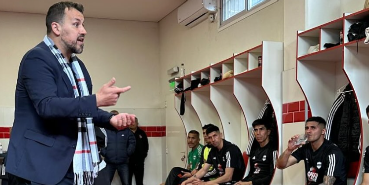 Riestra emprendió camino a Santa Fe con dos bajas claves