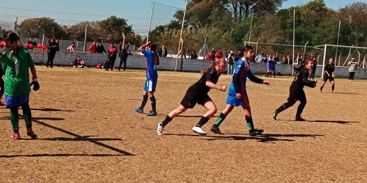 Clásico empatado entre las niñas del Sub 13 santafesino