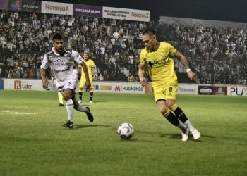 Gran remontada de Chaco For Ever en el final ante Atlanta: 2-1