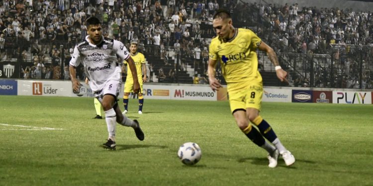 Gran remontada de Chaco For Ever en el final ante Atlanta: 2-1