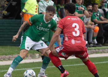 Maipú le ganaba 2-0 a Ferro, pero el Verdolaga lo empató en tres minutos