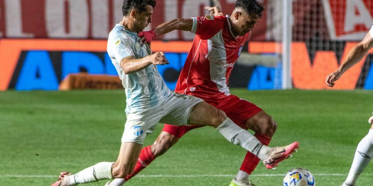 En un partido atractivo, Argentinos y Atlético Tucumán igualaron sin goles