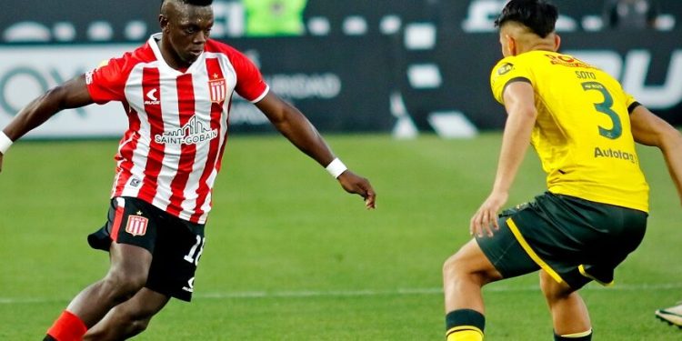 En un duelo de necesitados, Estudiantes cortó la racha y le ganó a Defensa