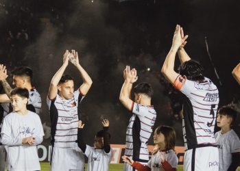 De Paoli paró en cancha el probable once de Colón para enfrentar a Temperley