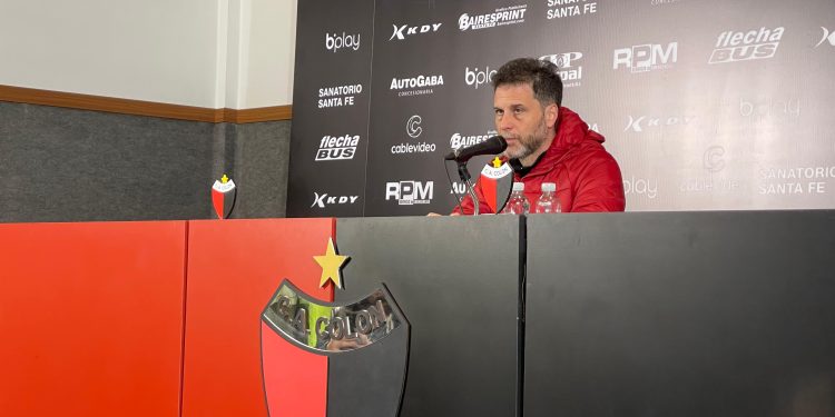 De Paoli rompió el silencio tras salir de Colón: «Tengo que arreglar el tema contractual con el club»